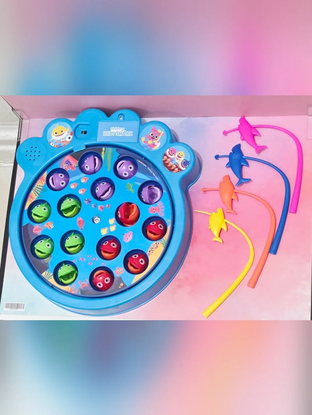 Pinkfong Baby Shark Let's Go Hunt Fishing Game - Plays the Baby Shark Song